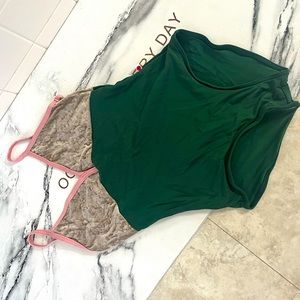 Yumiko leotard in Daria style, V-Toffee and N-Huntress with N-Antique Rose trim